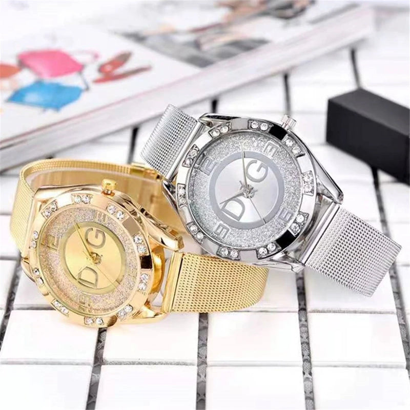 RELÓGIO FEMININO LUXO 2025 COM DIAMANTES QUARTZO PULSEIRA DE MALHA DOURADA