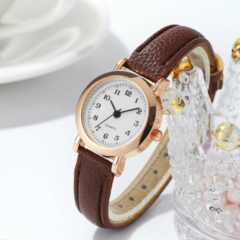 RELÓGIO FEMININO FASHION – MOSTRADOR PEQUENO COM PULSEIRA DE COURO