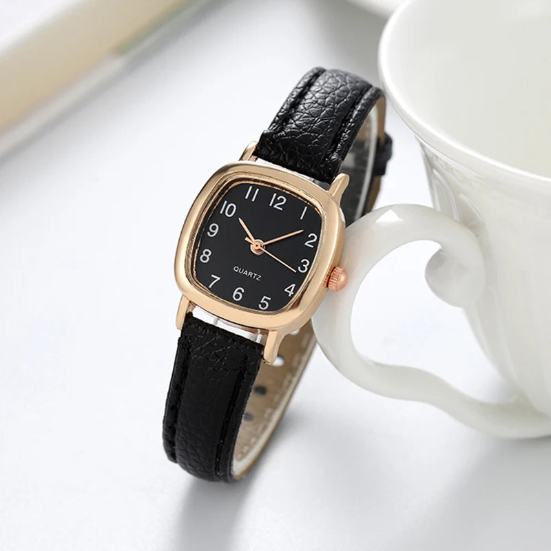 RELÓGIO FEMININO FASHION – MOSTRADOR PEQUENO COM PULSEIRA DE COURO