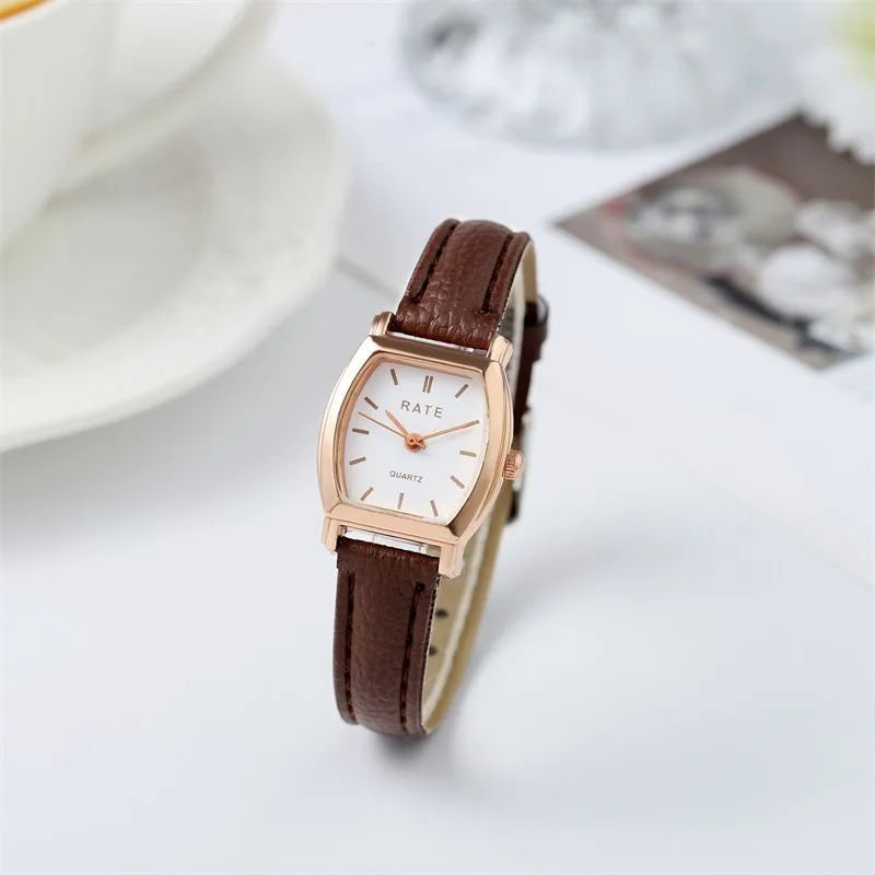 RELÓGIO FEMININO FASHION – MOSTRADOR PEQUENO COM PULSEIRA DE COURO
