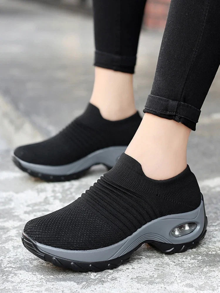 TÊNIS FEMININO ORTOPÉDICO – VERSÁTIL, CONFORTO E ANTIDERRAPANTE